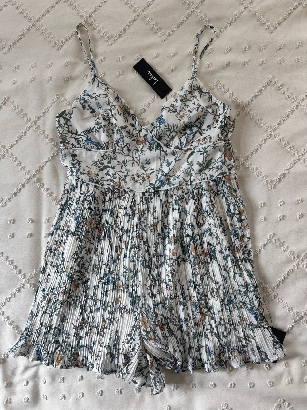 Lulu's NWT White Floral Pleated Cami Mini Romper